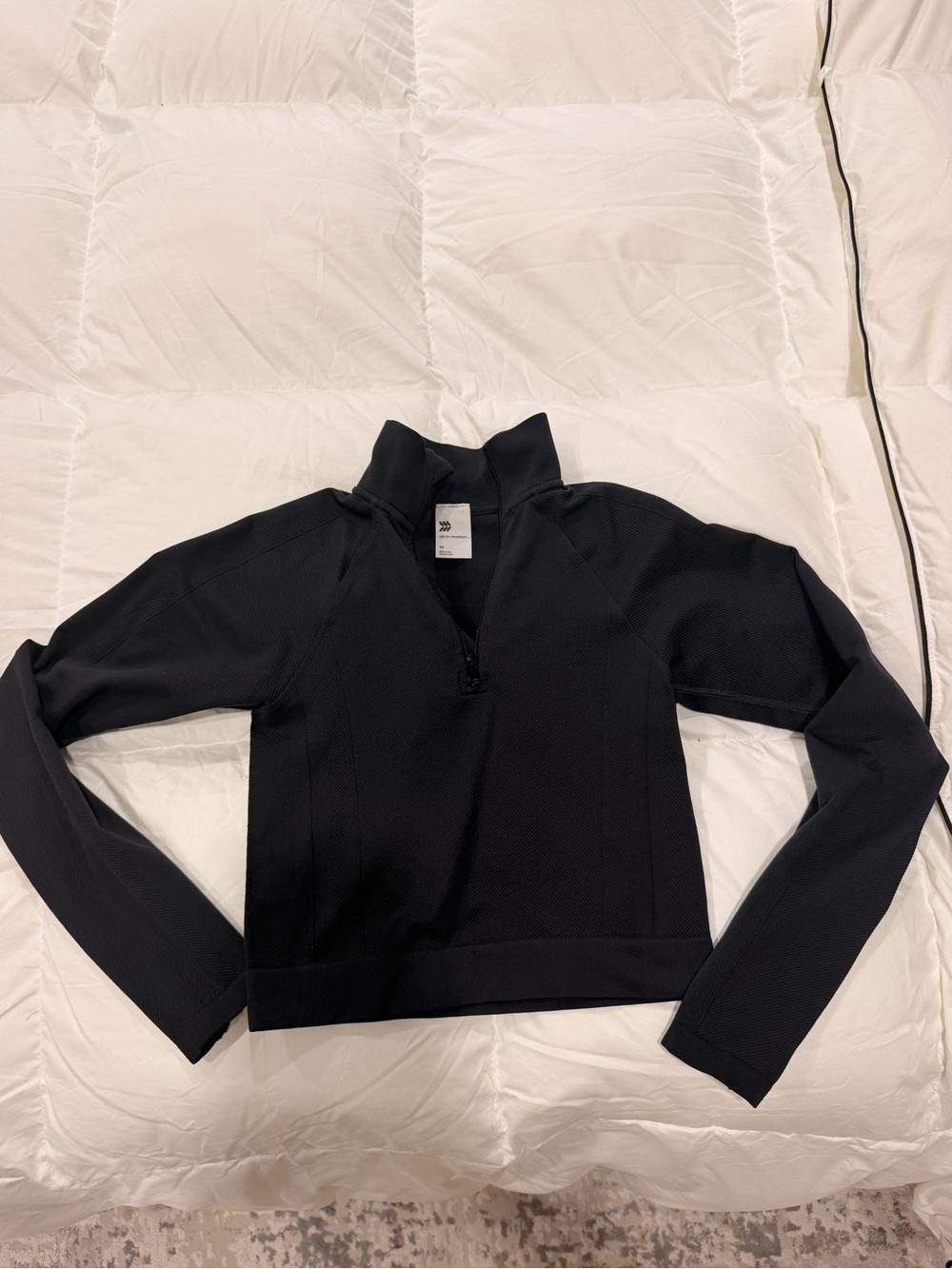 all in motion - quarter zip crop top